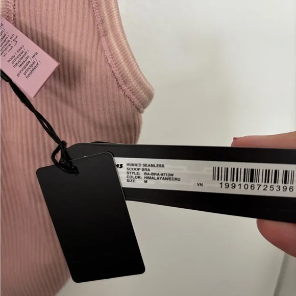 SKIMS x NIKE Himalayan Pink Ribbed Seamless Scoop Sports Bra - Picture 6 of 6